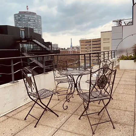 New - Luxury Penthouse Eiffel Tower View