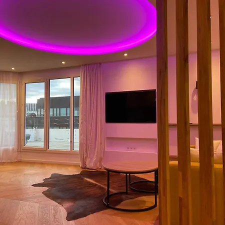 New - Luxury Penthouse Eiffel Tower View
